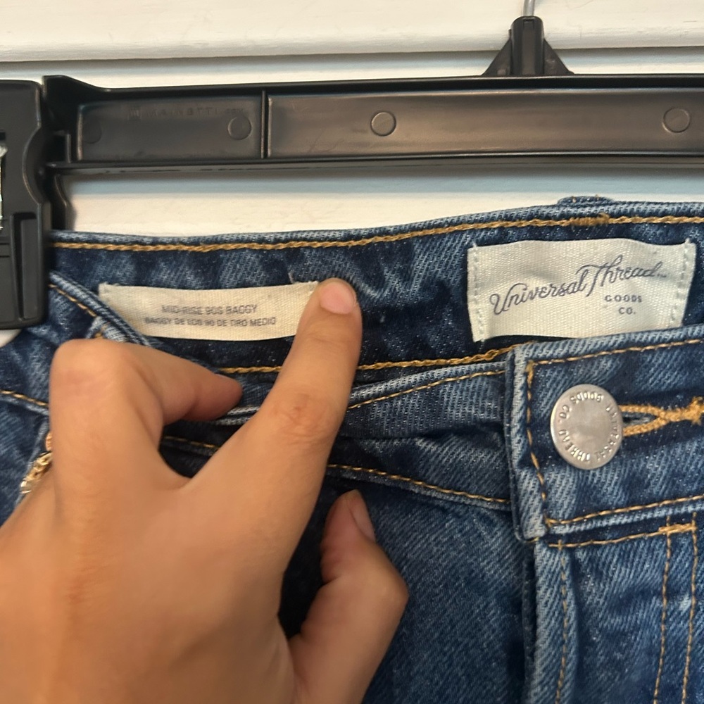 Universal Thread Mid Rise 90’s cuffed Jeans - Picture 2 of 4